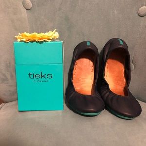 California Navy Tieks Size 9